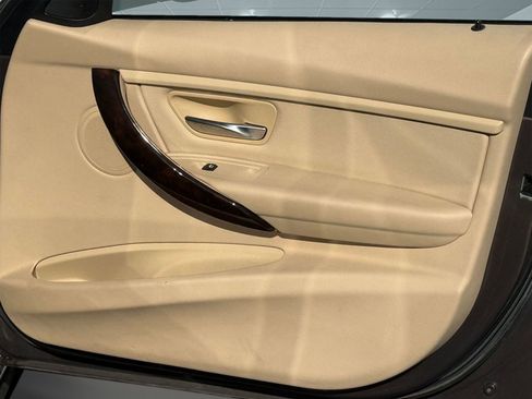 Used 2014 BMW 320i Sedan image 31