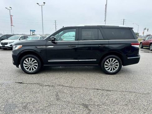 Used 2024 Lincoln Navigator Premiere image 2