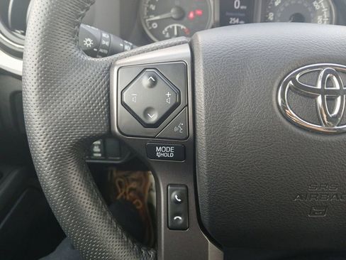 Used 2022 Toyota Tacoma TRD Off-Road w/ TRD Premium Off Road Package image 24