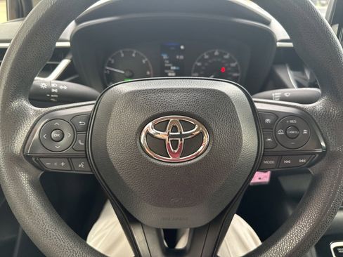 Used 2023 Toyota Corolla LE image 12