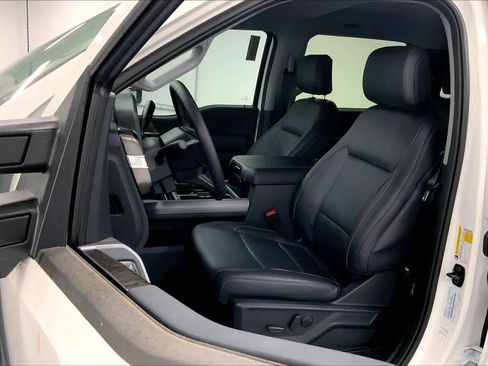 New 2026 Ford F250 Lariat w/ Black Appearance Package image 8