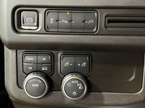 Used 2021 Chevrolet Suburban RST image 15