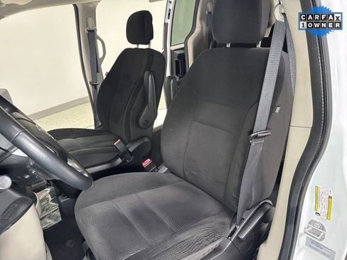 Used 2017 Dodge Grand Caravan SE w/ Power Window Group image 12