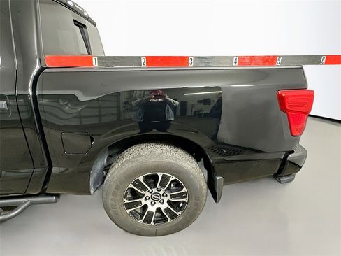 Used 2024 Nissan Titan SV w/ SV Convenience Package image 34