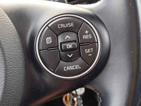 Used 2021 Kia Soul GT-Line FWD image 12