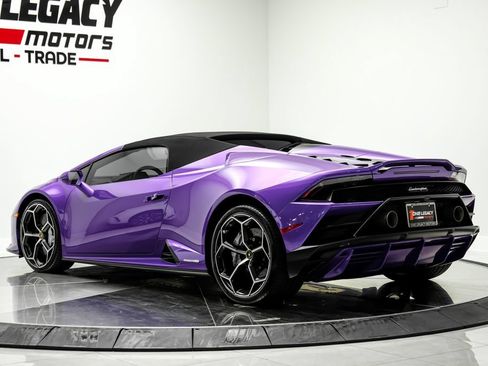Used 2024 Lamborghini Huracan EVO AWD/4WD image 11