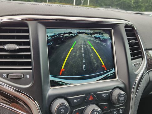 Used 2018 Jeep Grand Cherokee Overland AWD/4WD image 22
