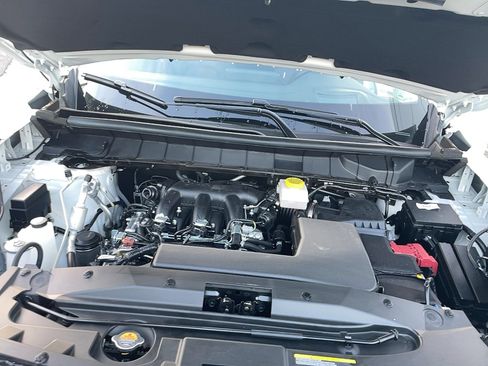 Used 2025 Nissan Pathfinder Platinum image 27