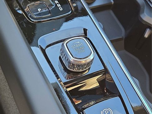 New 2026 Volvo XC60 B5 Plus w/ Protection Package Premier image 29