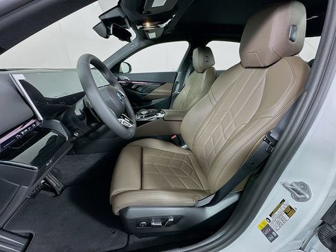New 2027 BMW 550e xDrive AWD/4WD image 16