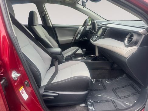 Used 2018 Toyota RAV4 XLE AWD/4WD image 15