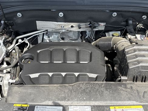 Used 2024 Volkswagen Atlas SEL Premium R-Line AWD/4WD image 34