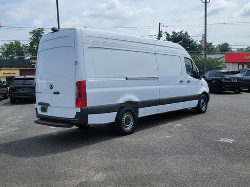 Used 2024 Mercedes-Benz eSprinter 170 Cargo image 9