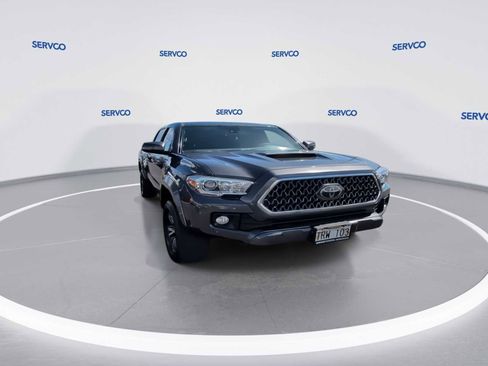 Used 2018 Toyota Tacoma TRD Sport RWD image 2