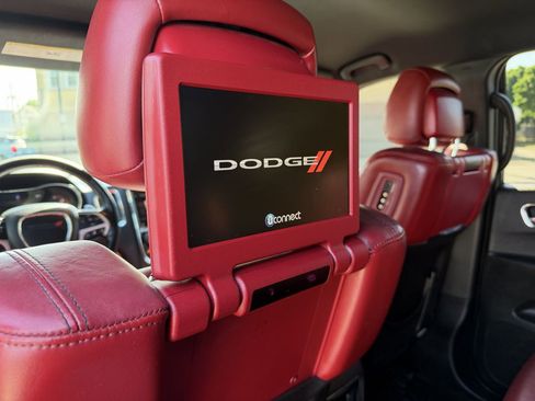 Used 2016 Dodge Durango R/T w/ Technology Group RWD image 18