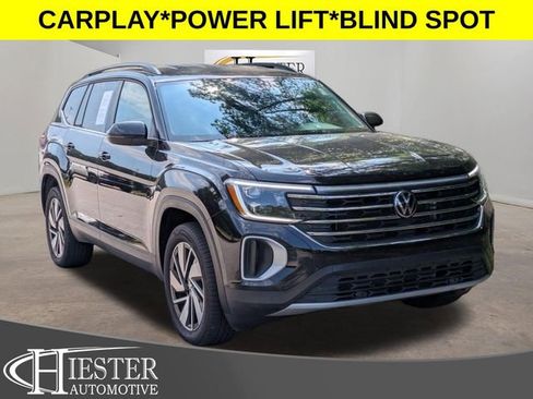 Used 2025 Volkswagen Atlas SE FWD image 1