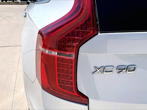 Used 2017 Volvo XC90 T6 Momentum w/ Vision Package AWD/4WD image 27
