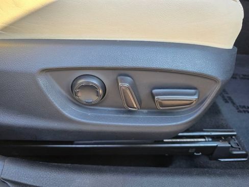 Used 2019 Toyota Avalon Limited w/ All Weather Liner Package FWD image 11