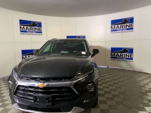 Used 2025 Chevrolet Blazer LT w/ Convenience Package FWD image 5
