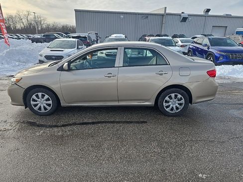 Used 2010 Toyota Corolla LE image 6