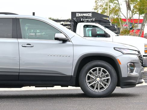 Used 2023 Chevrolet Traverse LT image 6