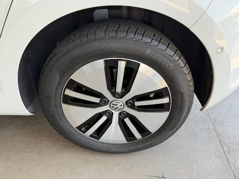 Used 2016 Volkswagen e-Golf SEL Premium w/ Driver Assistance Package FWD image 50