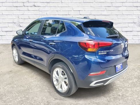 Certified 2023 Buick Encore GX Preferred FWD image 2