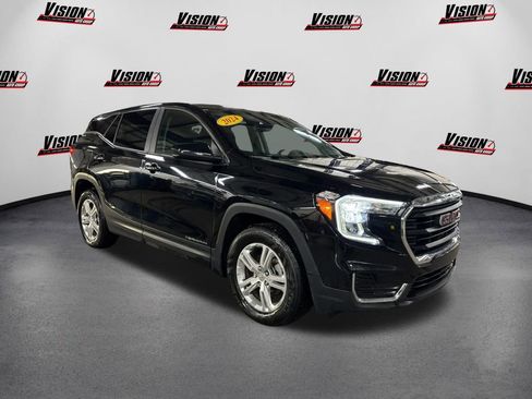 Used 2024 GMC Terrain SLE image 3