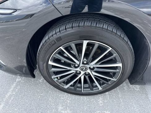 Certified 2024 Lexus ES 250 w/ Premium Package AWD/4WD image 10