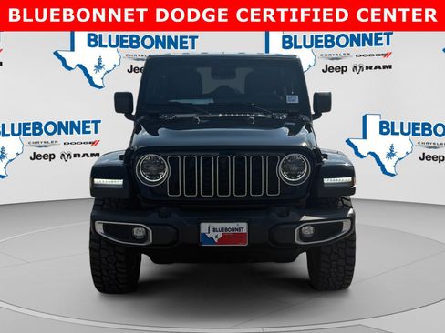 Used 2024 Jeep Wrangler Unlimited Sahara w/ Technology Group AWD/4WD image 2