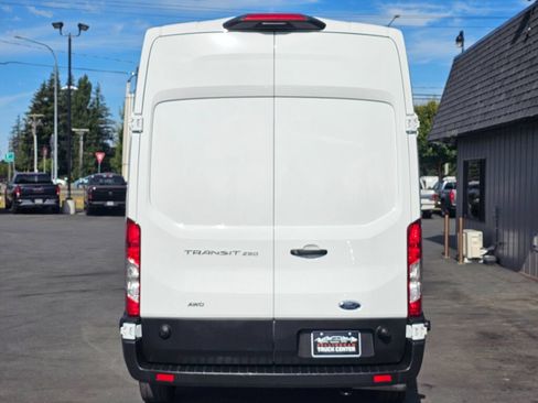 Used 2025 Ford Transit 250 148 High Roof AWD image 4