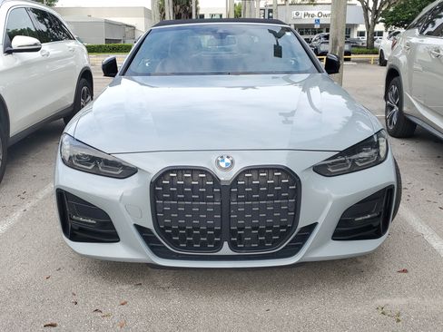 Used 2022 BMW 430i Convertible w/ M Sport Package RWD image 2