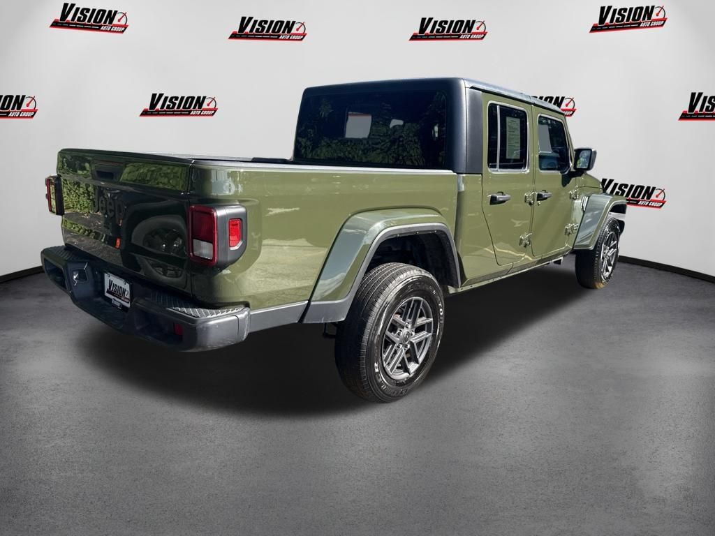Used 2024 Jeep Gladiator Sport AWD/4WD image 5