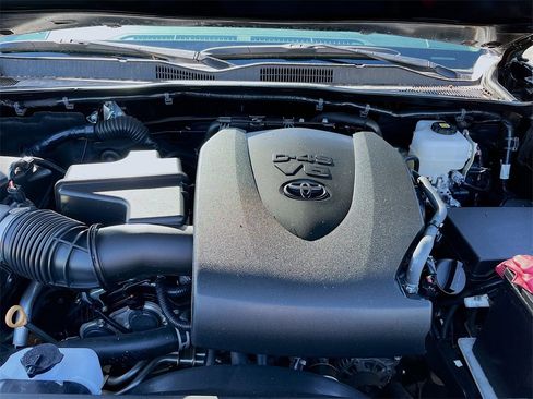 Used 2023 Toyota Tacoma TRD Off-Road image 27