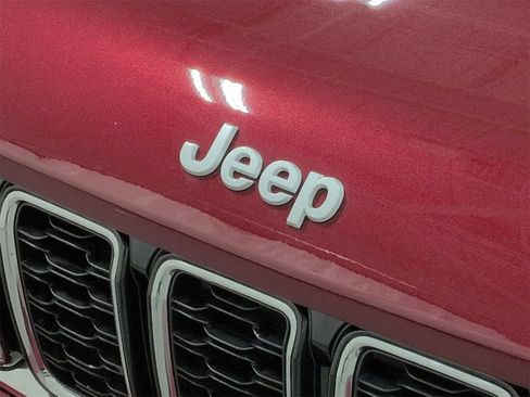 Used 2025 Jeep Grand Cherokee L Limited image 12