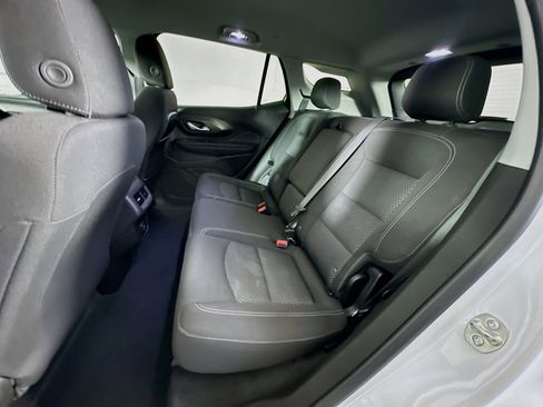 Used 2024 GMC Terrain SLE image 27