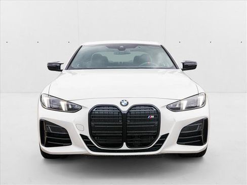 Certified 2025 BMW 440i xDrive Coupe w/ Premium Package image 2