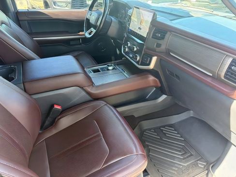 Used 2023 Ford Expedition Limited RWD image 27