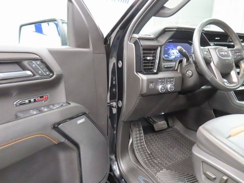 Used 2024 GMC Sierra 1500 AT4 w/ Technology Package image 61
