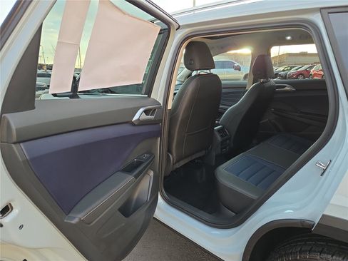 New 2026 Volkswagen Taos SEL image 23