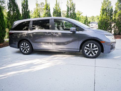 Used 2026 Honda Odyssey EX-L image 11