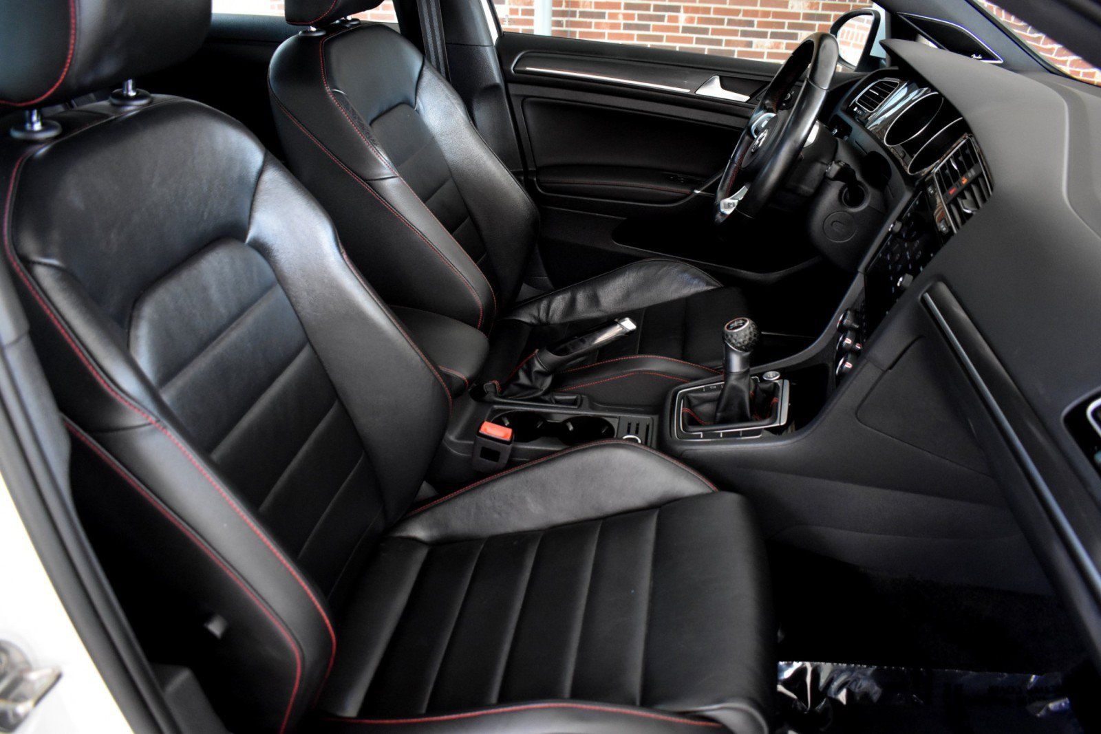 Used 2019 Volkswagen GTI SE FWD image 40