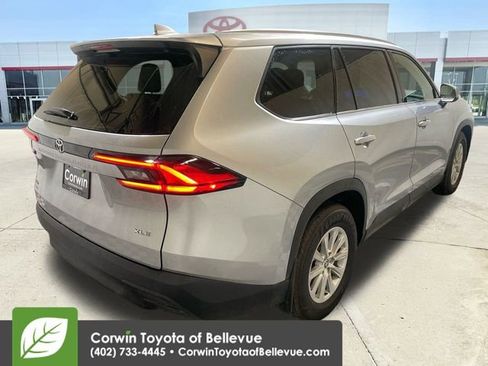 Used 2024 Toyota Grand Highlander XLE image 8