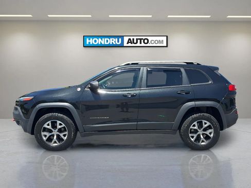 Used 2014 Jeep Cherokee Trailhawk w/ Cold Weather Group AWD/4WD image 5