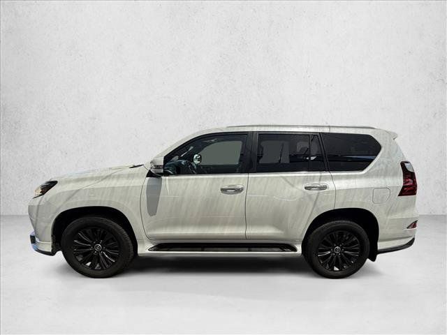 Used 2021 Lexus GX 460 Premium w/ Accessory Package AWD/4WD image 2