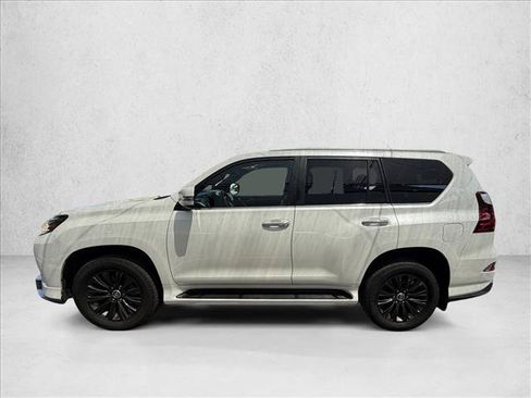 Used 2021 Lexus GX 460 Premium w/ Accessory Package AWD/4WD image 2