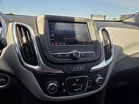Used 2020 Chevrolet Equinox LS w/ LS Convenience Package FWD image 21