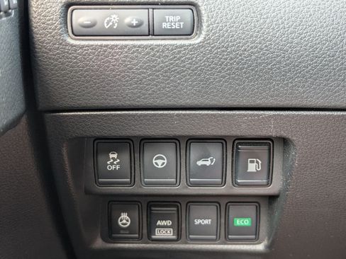 Used 2019 Nissan Rogue SV w/ Sun & Sound Touring Package AWD/4WD image 24