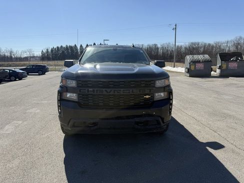 Used 2019 Chevrolet Silverado 1500 Custom w/ Custom Value Package image 2