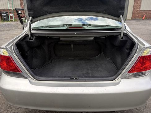 Used 2005 Toyota Camry FWD image 7